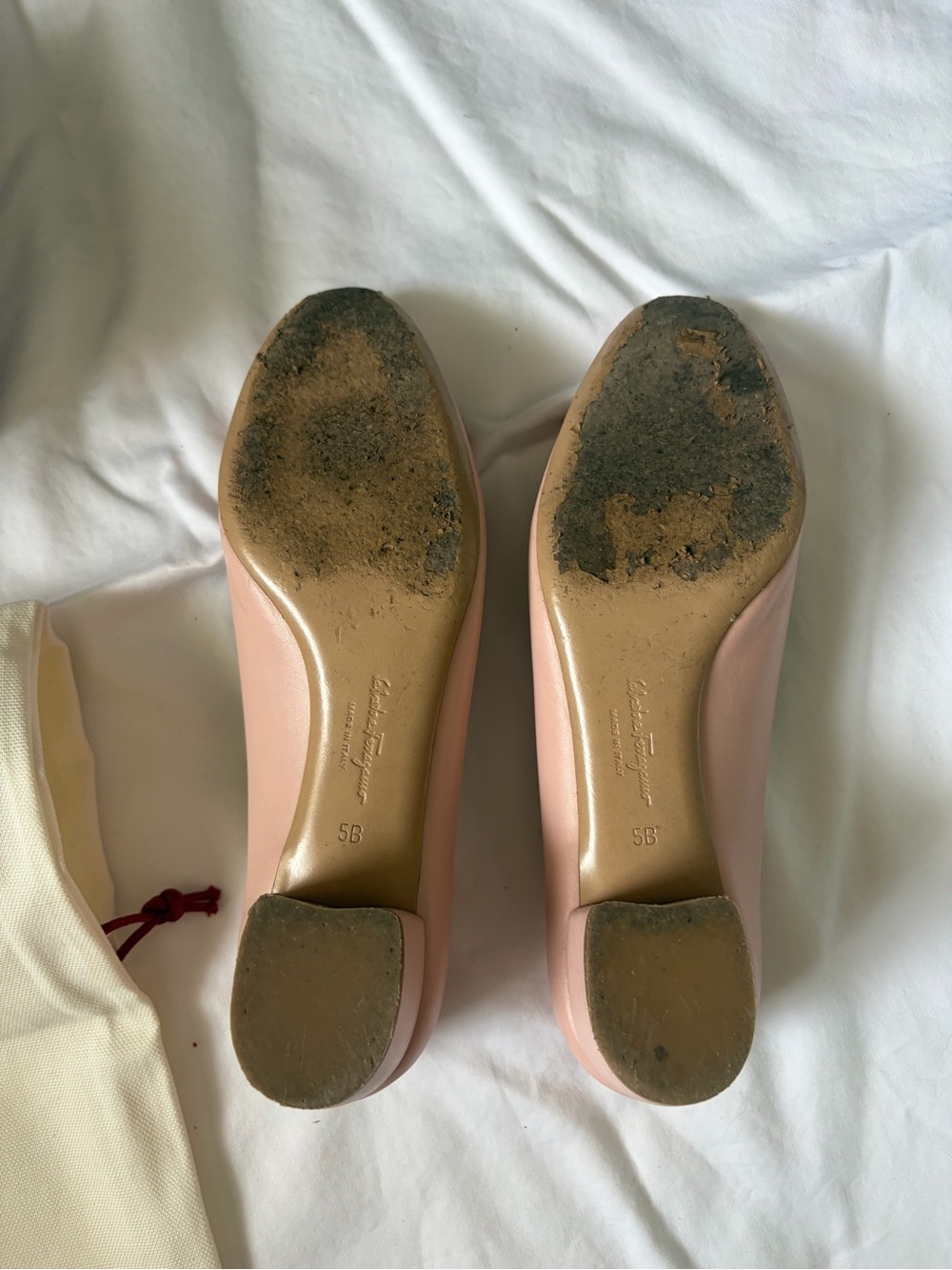 Salvatore Ferragamo Vara Low Heel Pumps, Size 5 - Picture 8 of 9